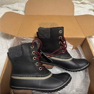 Sorel Black and Gray Boots with Red Laces